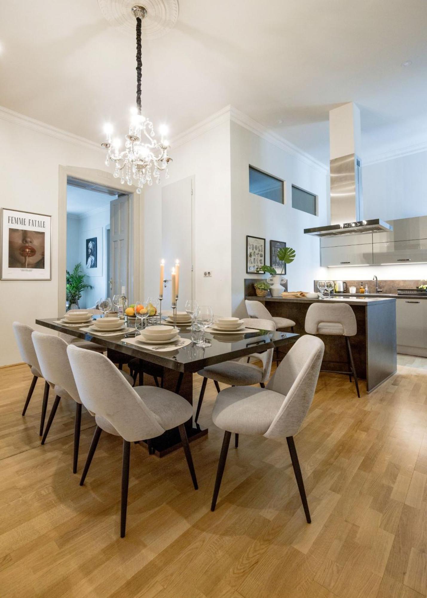 Timeless Elegant Apartment By Opera House Budapest Eksteriør billede