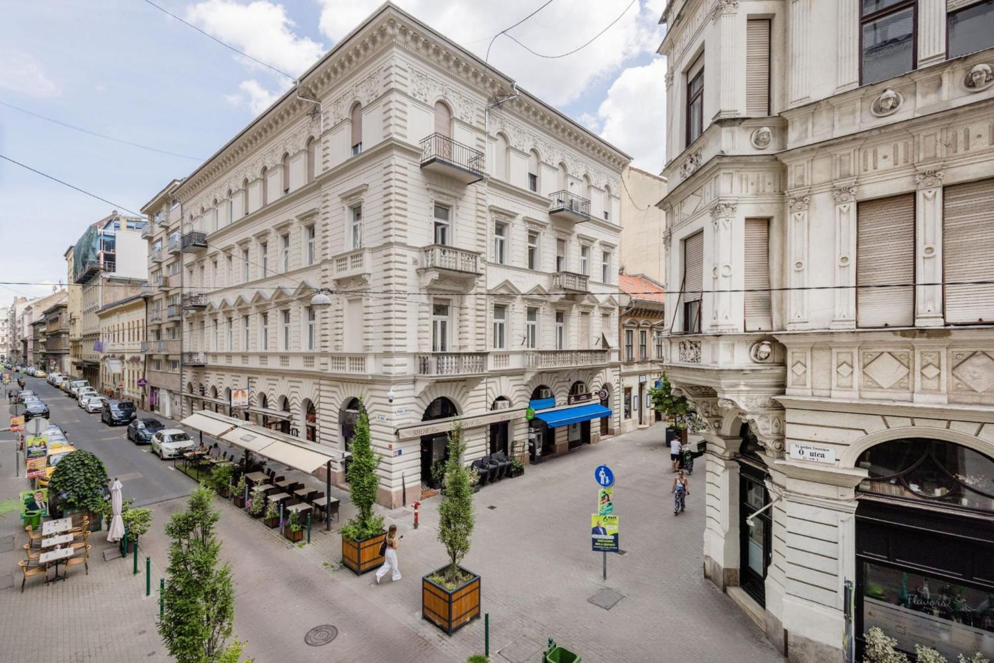Timeless Elegant Apartment By Opera House Budapest Eksteriør billede